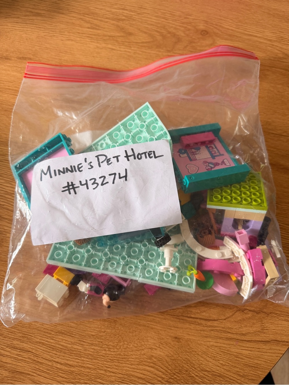 LEGO Disney Minnie's Pet Hotel #43274 (w/ Minnie & Daisy mini figures)